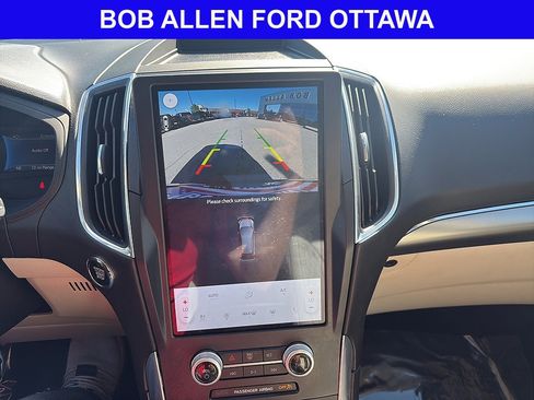 Used 2023 Ford Edge Titanium w/ Equipment Group 301A AWD/4WD image 15