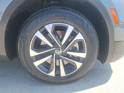 Used 2022 Volkswagen Tiguan S FWD image 19