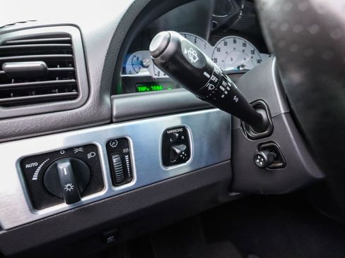 Used 2002 Ford Thunderbird image 19