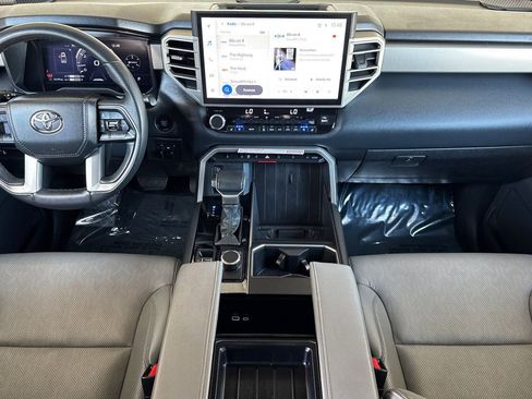 Used 2025 Toyota Tundra Limited AWD/4WD image 15