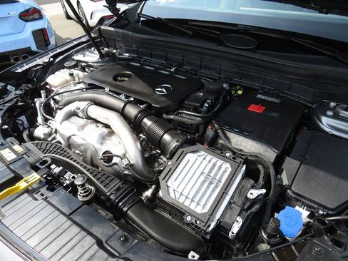 Used 2026 Mercedes-Benz GLB 250 4MATIC image 7