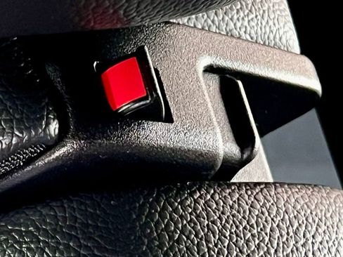 Certified 2022 Mercedes-Benz GLC 43 AMG 4MATIC image 46