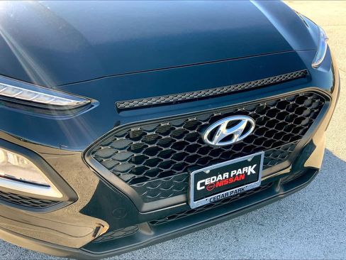 Used 2021 Hyundai Kona SEL FWD image 29