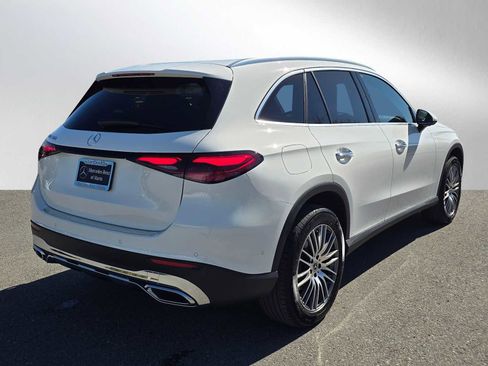 Used 2026 Mercedes-Benz GLC 300 image 4