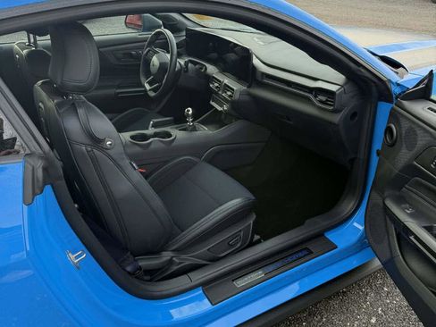Used 2025 Ford Mustang Dark Horse image 7