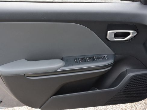 Used 2025 Kia K4 FWD image 8