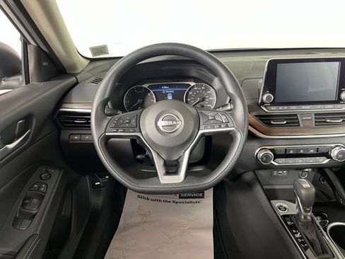 Used 2024 Nissan Altima 2.5 SV AWD/4WD image 19