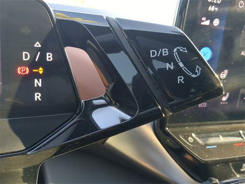 Certified 2021 Volkswagen ID.4 Pro S w/ Gradient Package image 28