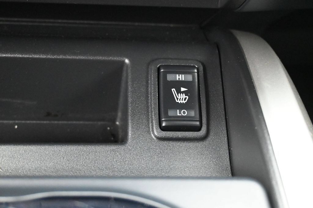 Used 2024 Nissan Titan SV w/ SV Convenience Package AWD/4WD image 31