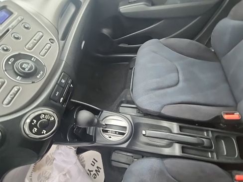 Used 2010 Honda Fit Sport image 19