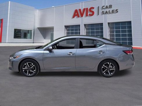 Used 2025 Nissan Sentra SV FWD image 10