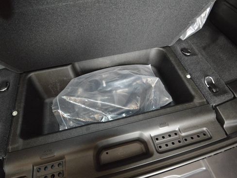 Used 2025 Jeep Wrangler Unlimited Sahara image 23