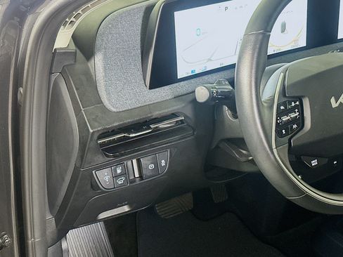 Used 2023 Kia EV6 Wind RWD image 17