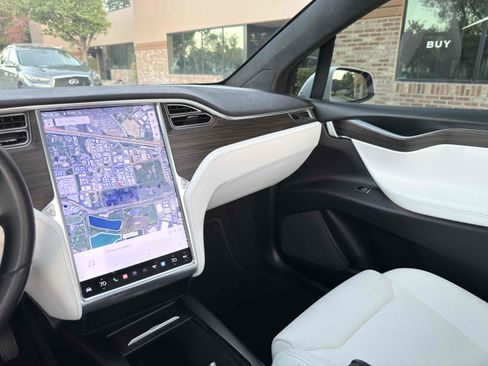 Used 2016 Tesla Model X 90D image 37