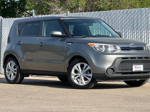 Used 2015 Kia Soul + FWD image 2
