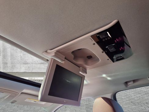 Used 2020 Chevrolet Suburban Premier w/ Premier Plus Edition image 8