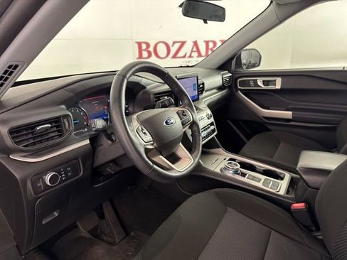 Certified 2022 Ford Explorer XLT w/ Class IV Trailer Tow Package image 12