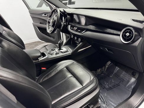 Used 2023 Alfa Romeo Stelvio Sprint image 54