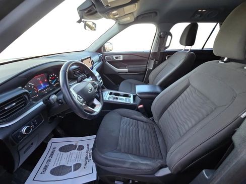 Used 2021 Ford Explorer XLT image 10