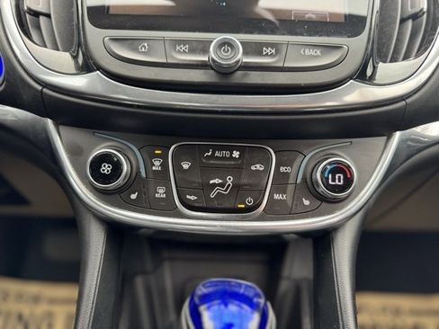 Used 2017 Chevrolet Volt Premier w/ Driver Confidence Package image 29