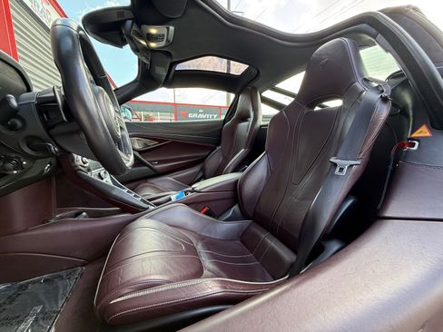 Used 2018 McLaren 720S RWD image 21