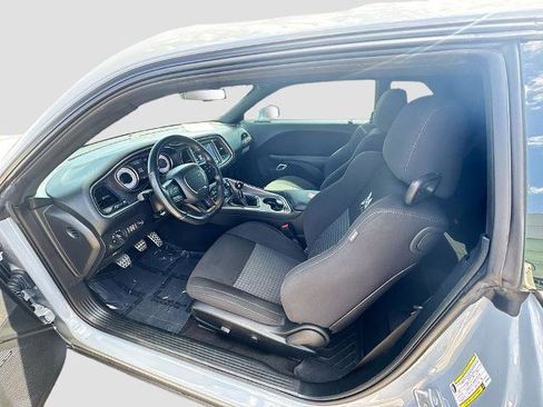 Used 2022 Dodge Challenger R/T Scat Pack RWD image 17