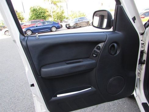 Used 2004 Jeep Liberty Sport w/ PWR Convenience Group AWD/4WD image 8