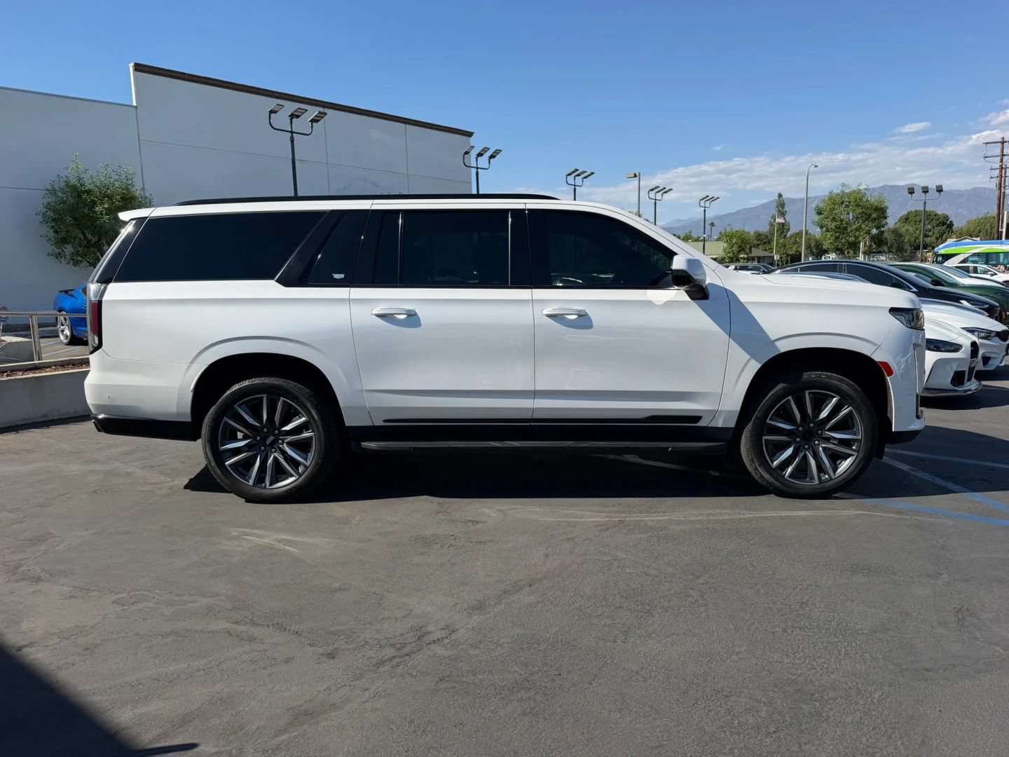 Used 2021 Cadillac Escalade ESV Sport w/ Driver Assist Tech Package AWD/4WD image 6