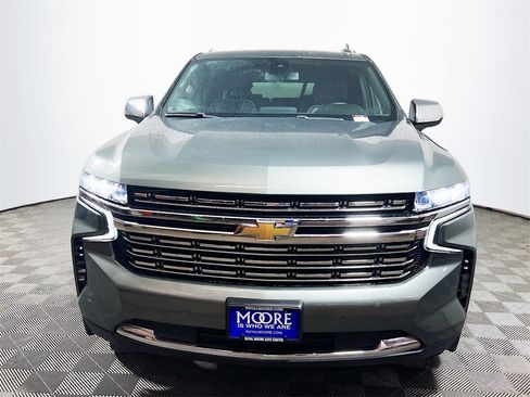 Used 2023 Chevrolet Suburban Premier image 3