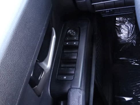 Used 2025 Toyota Tacoma TRD Sport image 39