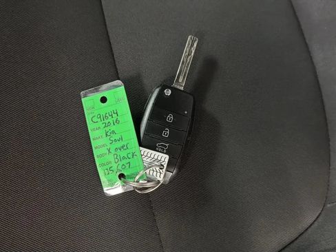 Used 2016 Kia Soul FWD image 21