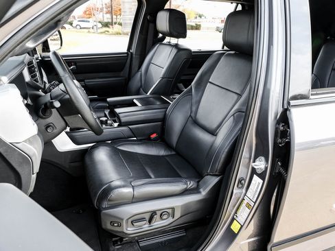 Used 2023 Toyota Sequoia Platinum image 36