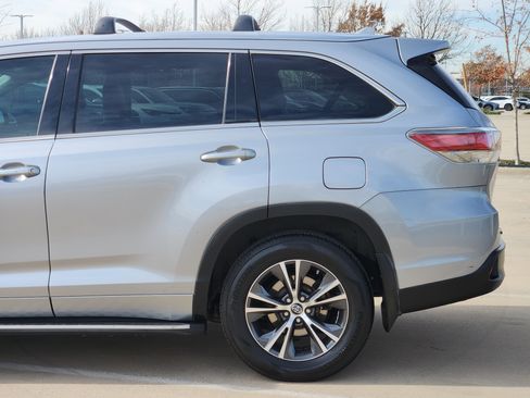 Used 2016 Toyota Highlander XLE image 10