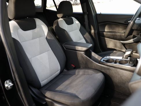 Used 2024 Chevrolet Trax LS w/ LS Convenience Package image 25