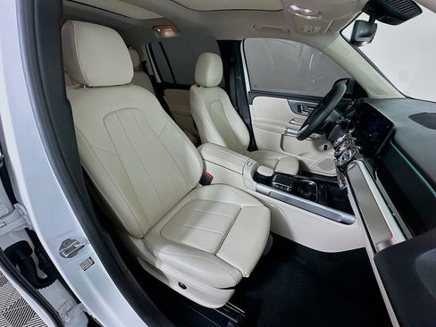 Used 2021 Mercedes-Benz GLB 250 image 28