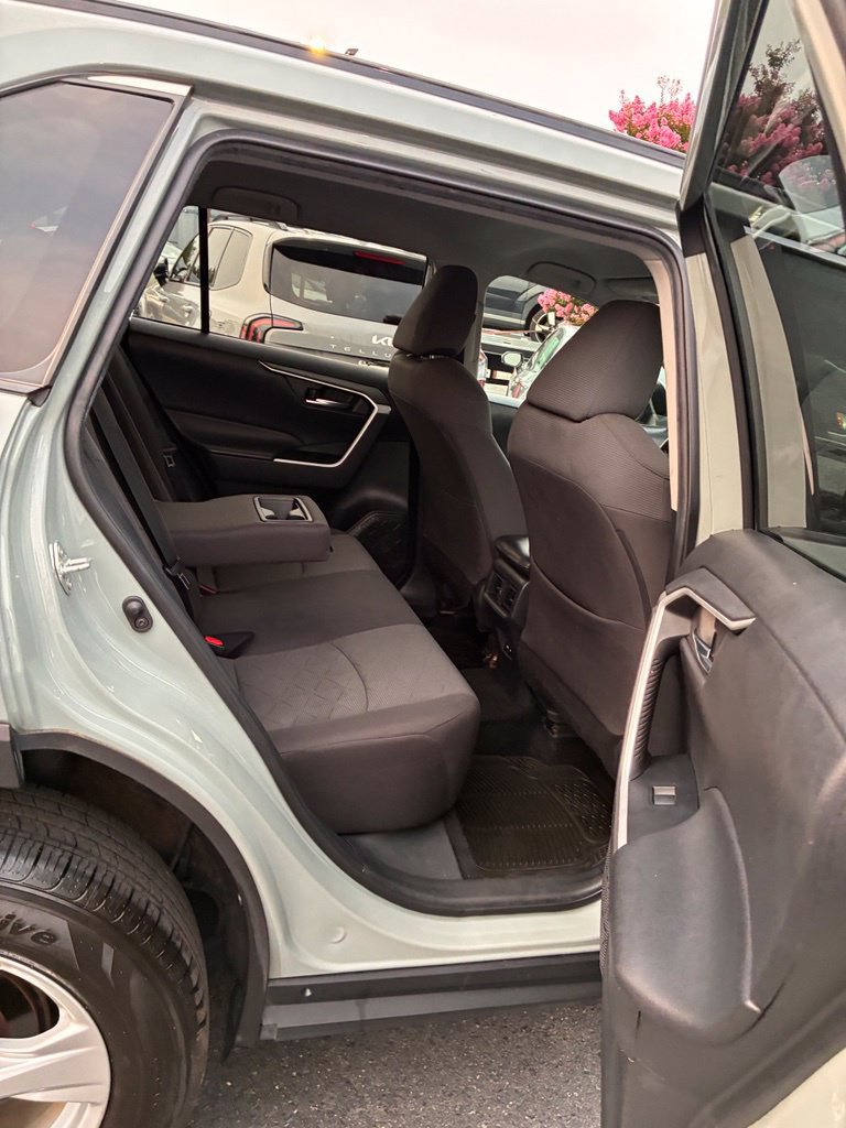 Used 2021 Toyota RAV4 XLE FWD image 24