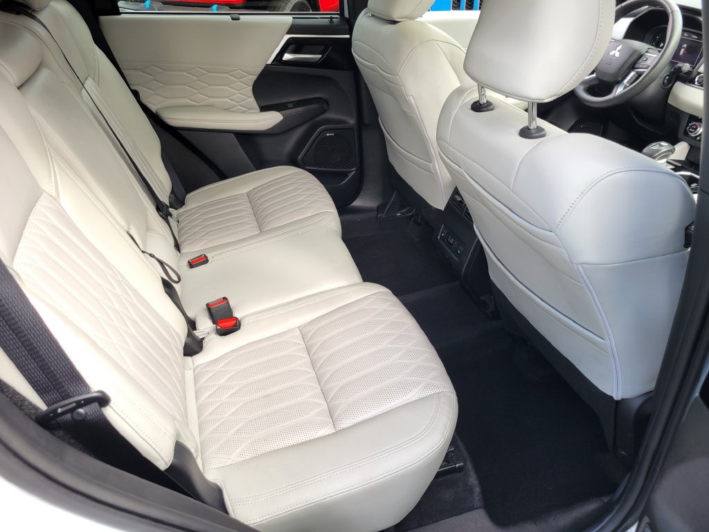 Used 2025 Mitsubishi Outlander SEL AWD/4WD image 20