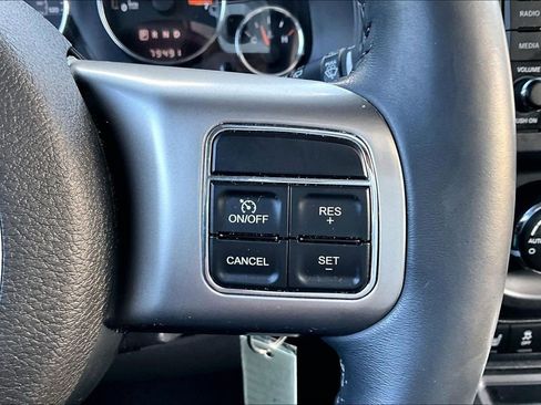 Used 2015 Jeep Patriot Limited w/ Sun/Sound Group AWD/4WD image 12