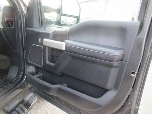 Used 2020 Ford F250 Lariat image 24