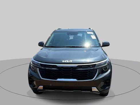 Used 2024 Kia Seltos EX AWD/4WD image 6