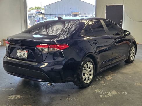 Used 2022 Toyota Corolla LE w/ Carpet Mat Package (TMS) FWD image 4