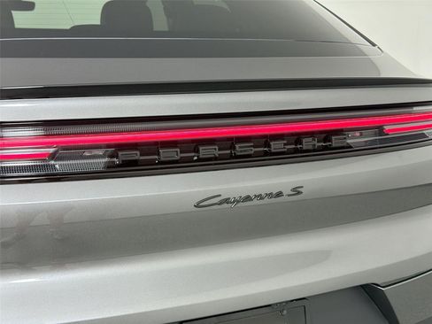 Certified 2026 Porsche Cayenne S AWD/4WD image 17