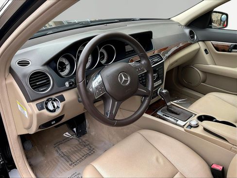 Used 2013 Mercedes-Benz C 250 Sedan image 16
