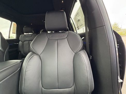 New 2025 Jeep Grand Cherokee L Overland w/ Advanced Protech Group III image 18