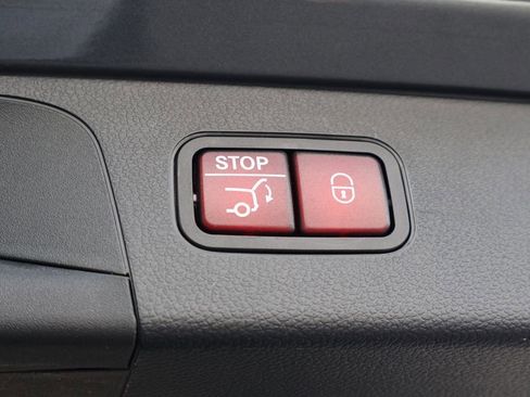 Used 2021 Mercedes-Benz GLC 300 4MATIC image 12