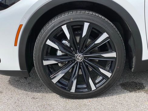 Used 2025 Toyota Crown Platinum image 44