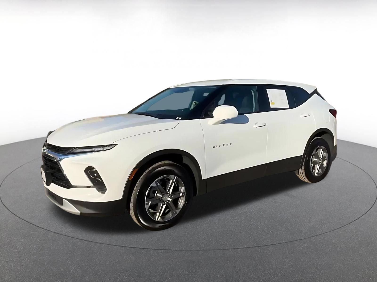 Used 2026 Chevrolet Blazer LT FWD image 7