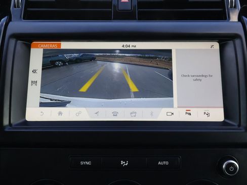 Used 2020 Land Rover Discovery SE image 27