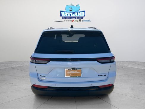 Certified 2023 Jeep Grand Cherokee Limited w/ Luxury Tech Group II image 4