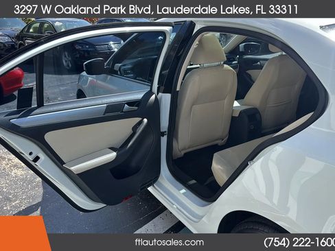 Used 2017 Volkswagen Jetta SE image 23